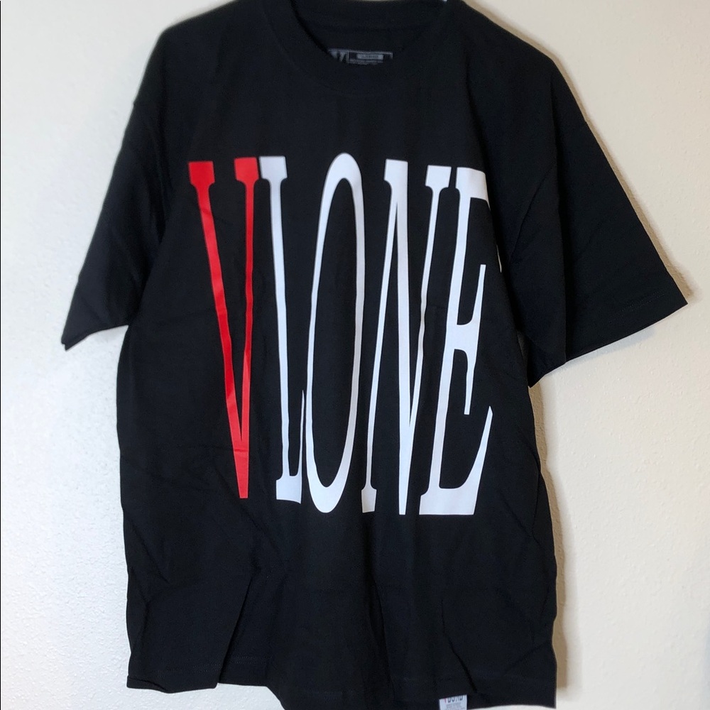 Vlone Staple Black/Red Letter Mens Authentic Streetwear T-Shirt - Size Large